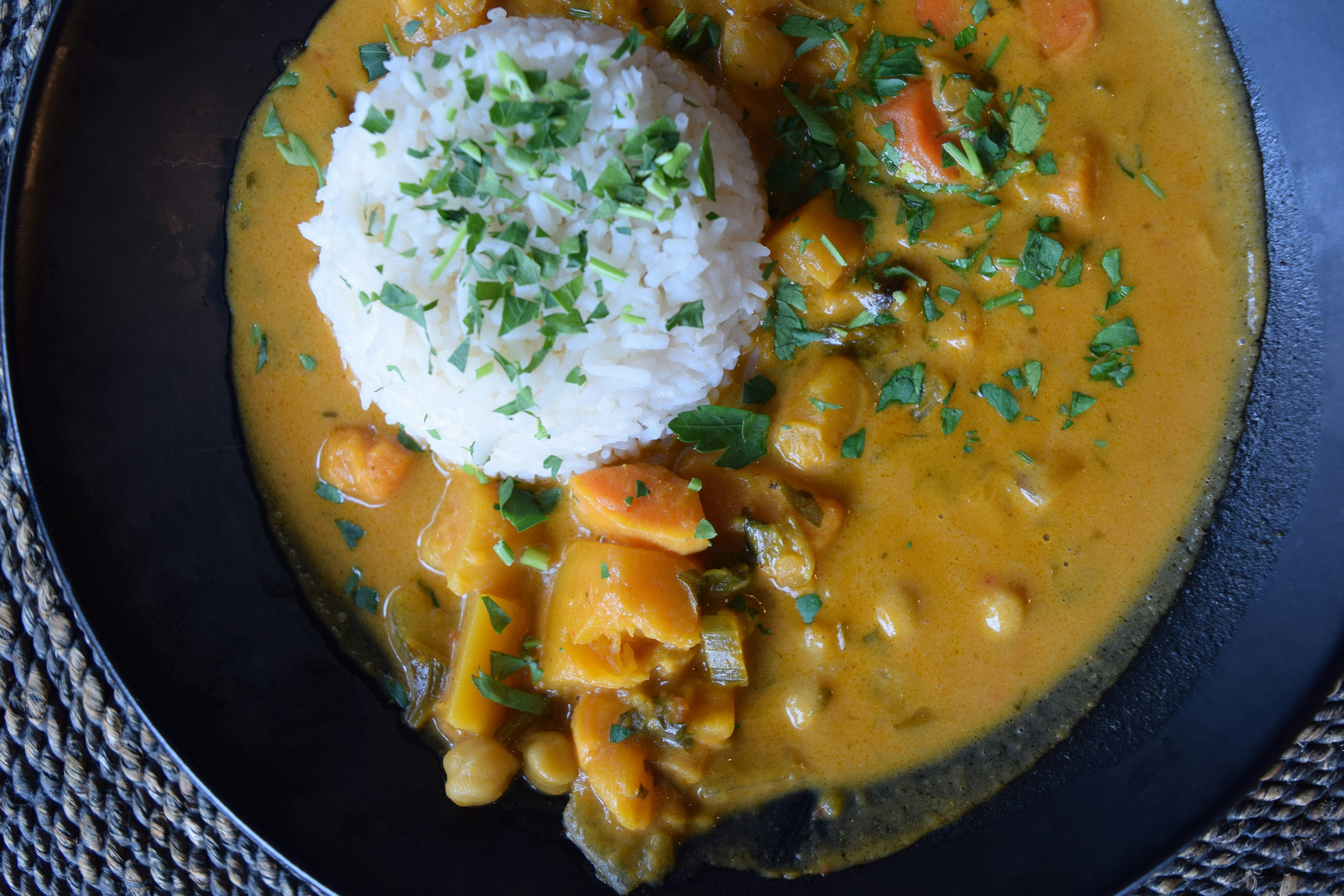 Indian Potato Pea Coconut Curry